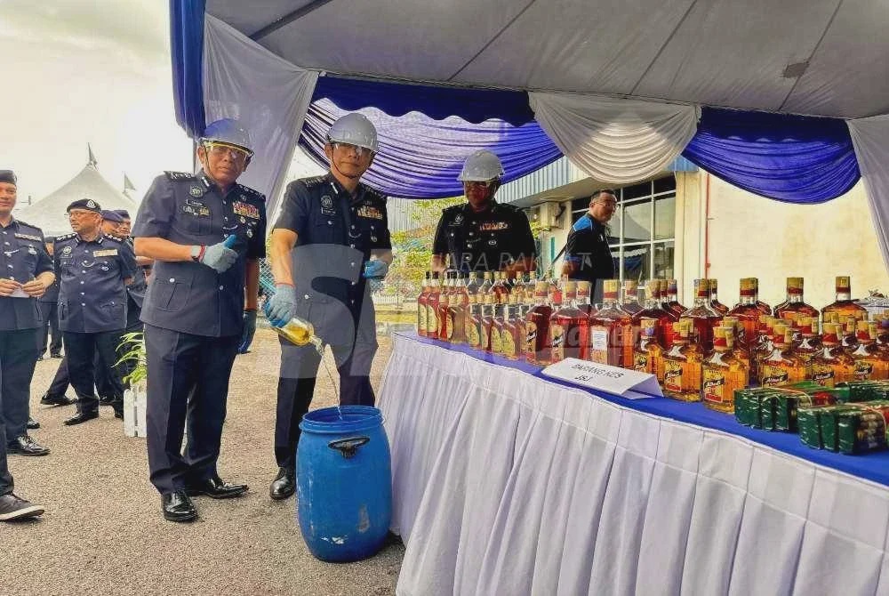 Image from: Dadah, arak antara barang kes RM13.6 juta dilupus