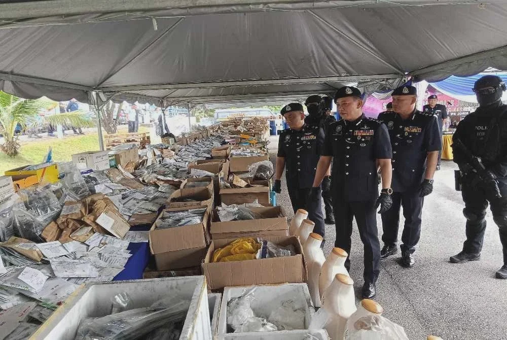 Image from: Rumah rakit, rumah mewah jadi ‘gudang’ dadah rampasan RM7.93 juta