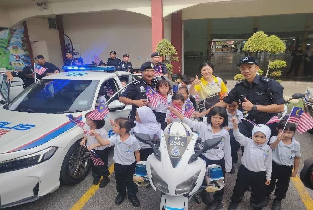 Image from: SJKC Dengkil semarak semangat kemerdekaan murid berbilang kaum