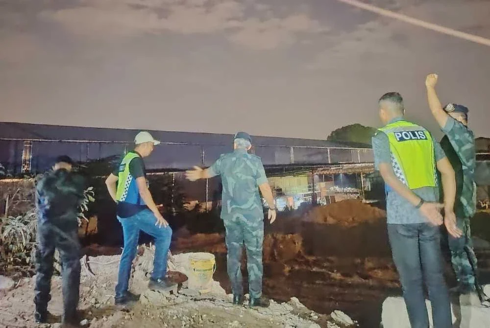 Image from: Kegiatan cuci pasir haram dibongkar, jual semula RM600 selori