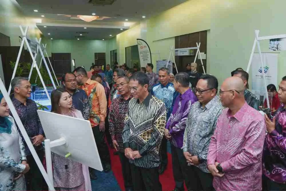 Image from: 3,965 hektar hutan paya laut dipulihkan, 9.3 juta pokok bakau ditanam