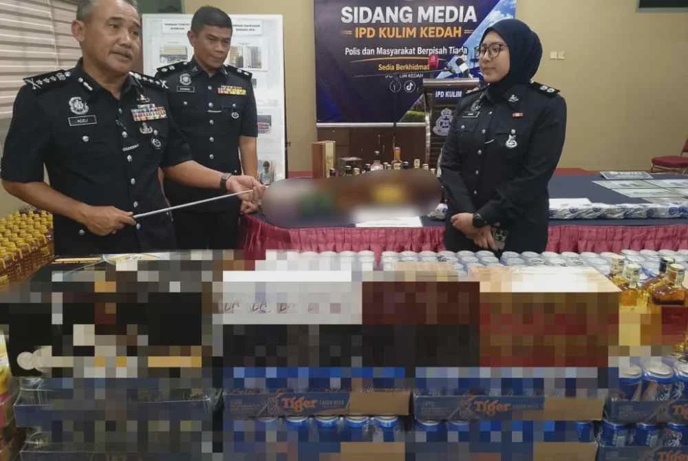 Image from: Minyak masak peket dibotolkan jadi upacara keagamaan dirampas