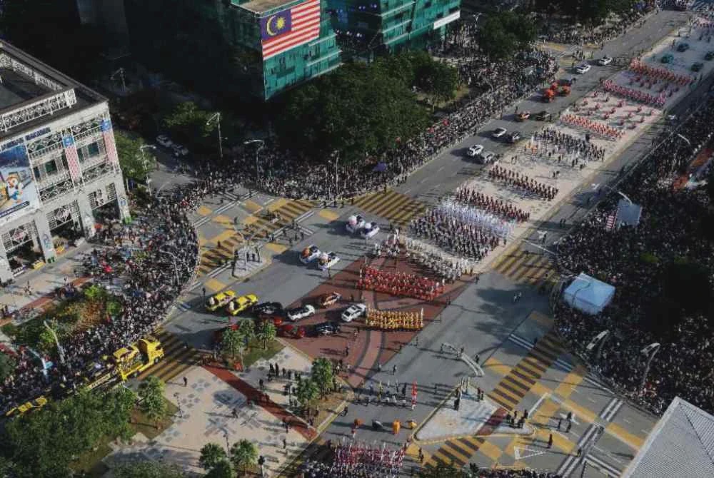 Image from: Sambutan Hari Kebangsaan 2026 lancar, lebih 100,000 hadir - Fahmi