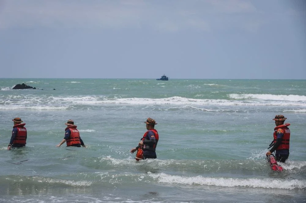 Image from: Empat remaja lemas: 'Kami tak tahu adik pergi berkhemah di pantai’