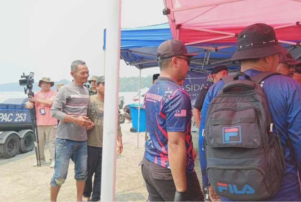 Image from: Empat remaja lemas: Muhammad Adib ditemukan terapung 5km dari lokasi – Polis