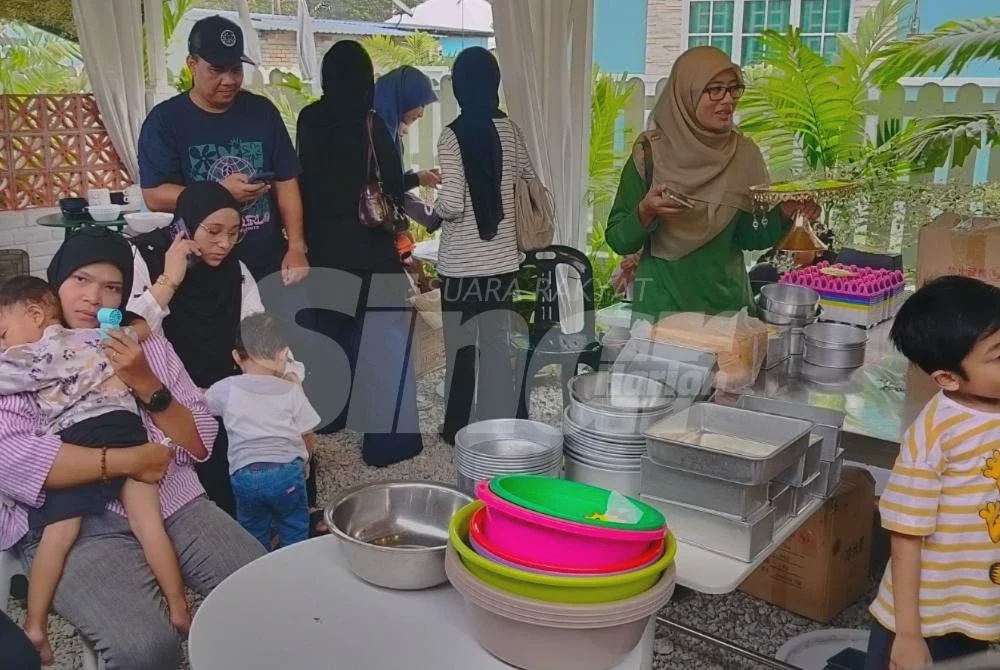 Image from: Hari terakhir operasi Secangkir Cafe, sambutan pelanggan sentuh hati keluarga