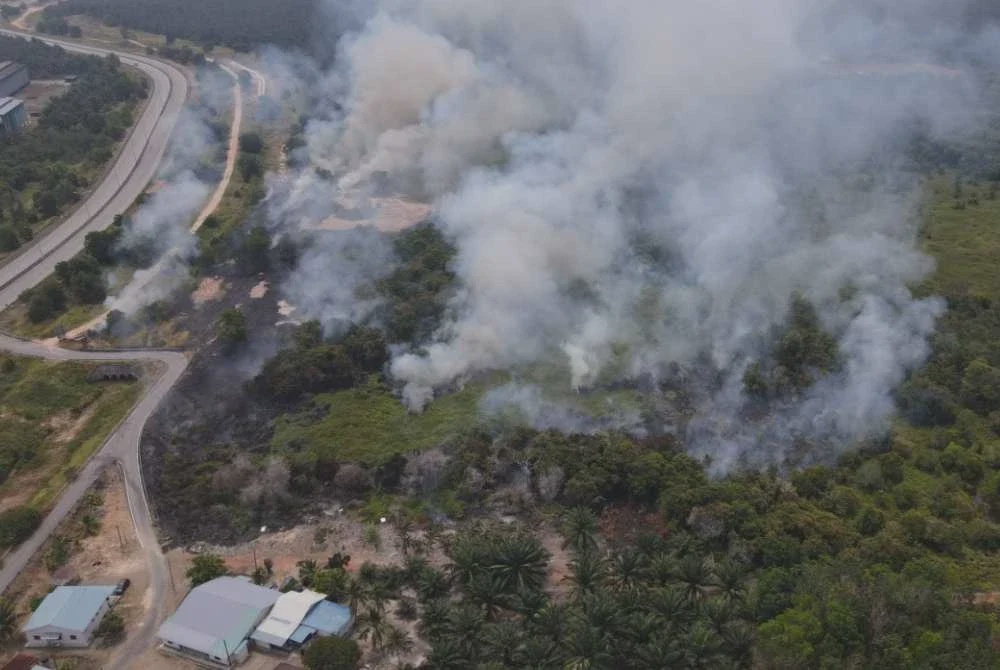 Image from: 27 hektar kawasan hutan, gambut terbakar di Pengerang