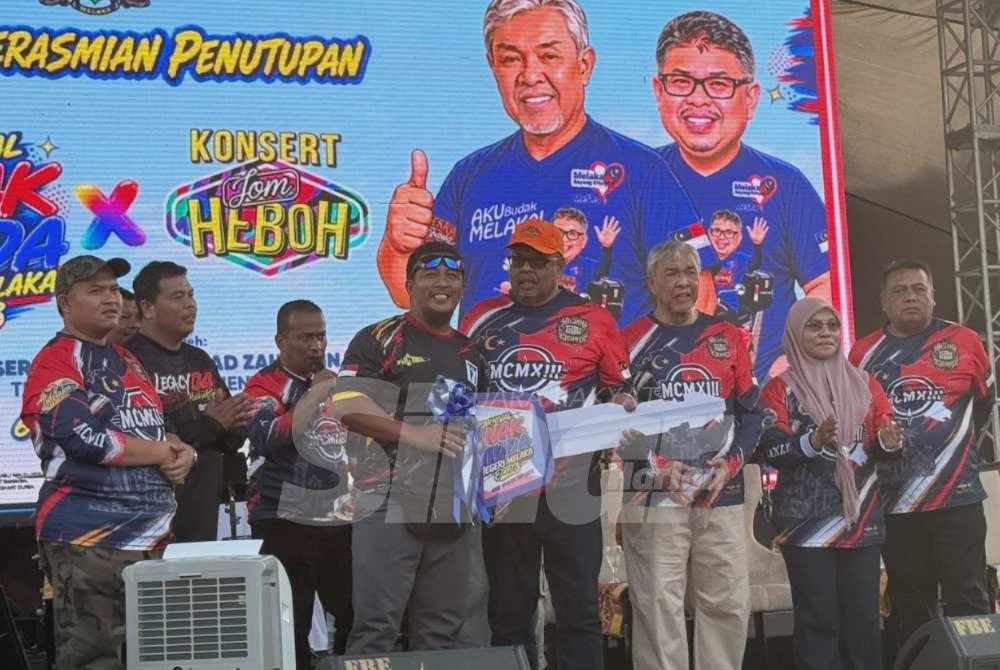 Image from: Isu hadiah cabutan bertuah: ‘Tak apa akak ambillah RXZ itu’ - Akmal Saleh