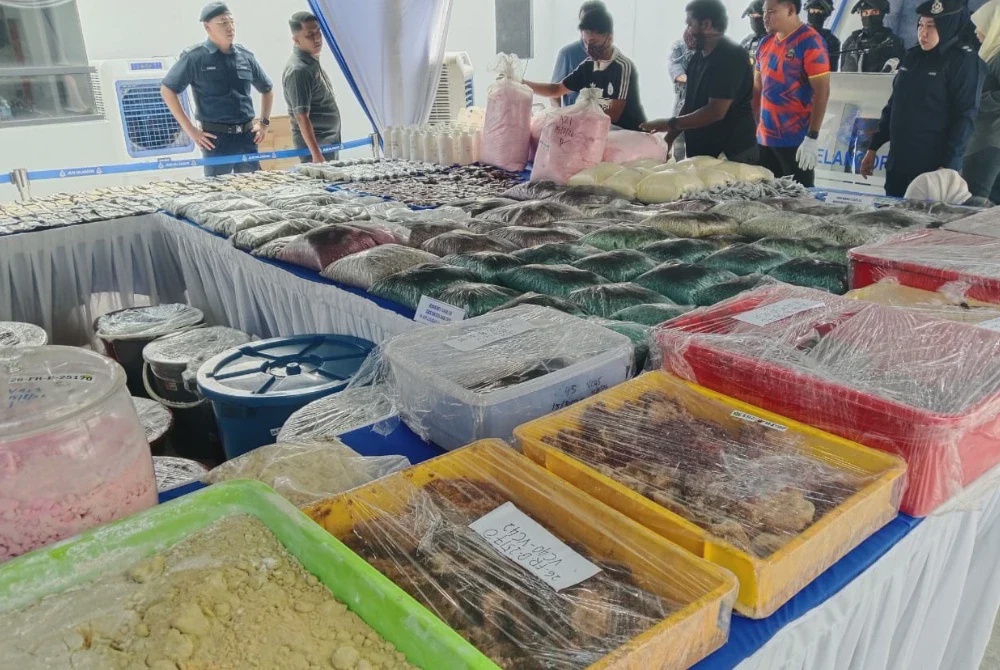 Image from: [VIDEO] Makmal proses dadah skala besar di Puncak Alam tumpas, dadah RM2.4 bilion dirampas