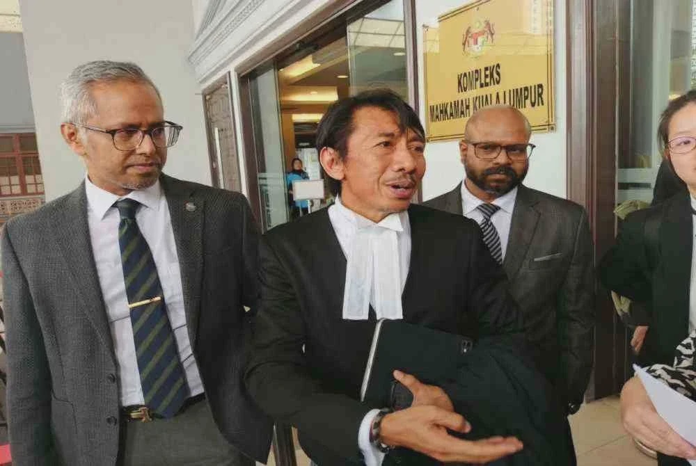 Image from: [VIDEO] Abdul Azeez kecewa didakwa rasuah, tekad bersihkan nama - Peguam