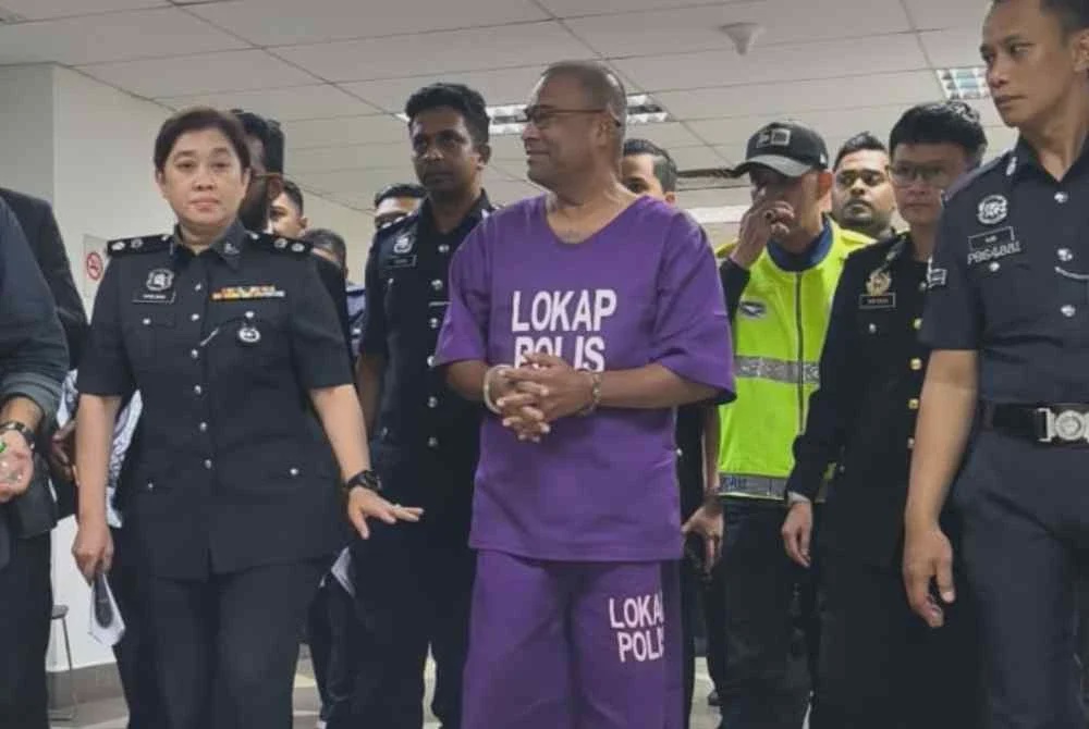 Image from: Azeez Rahim sendiri mahu pakai baju lokap, gari - SPRM