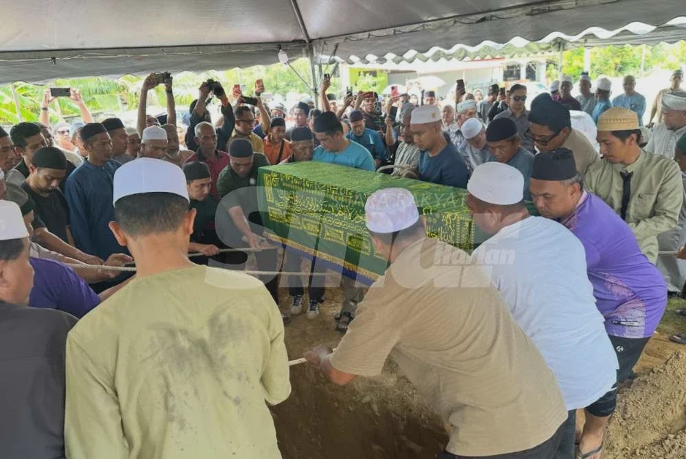 Image from: Jenazah Dr Ainul Baraah selamat dikebumikan