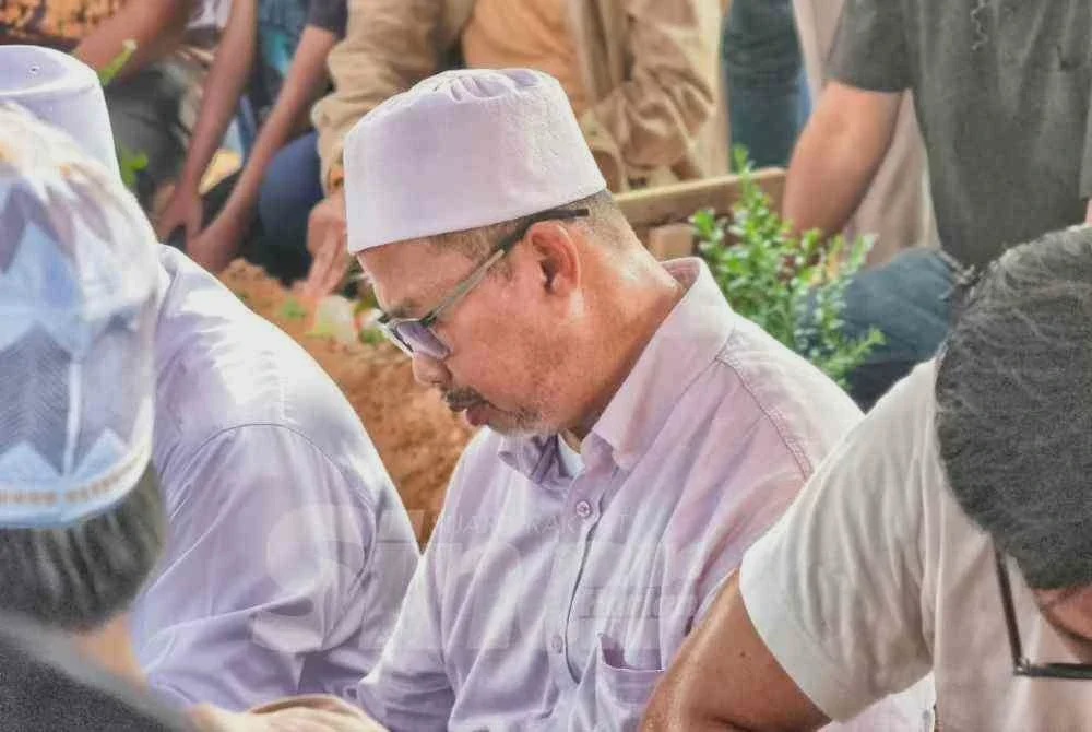 Image from: Jenazah Kapten Zainol Afiq selamat dikebumikan