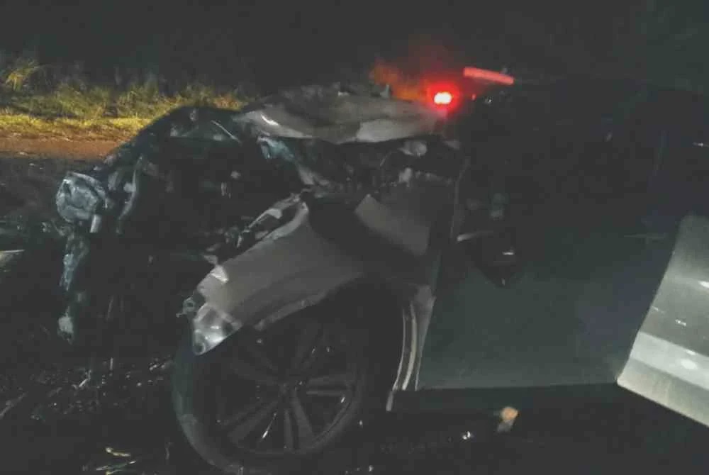 Image from: Suami isteri nyaris maut kereta rempuh gajah