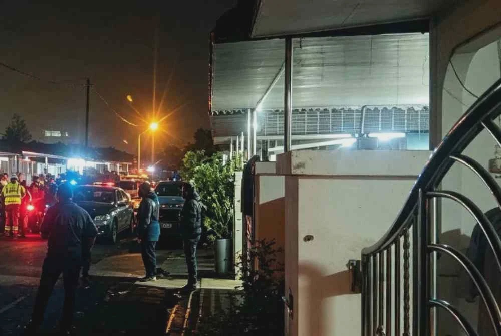 Image from: Suami tikam isteri 13 kali direman, suspek serah pisau lipat
