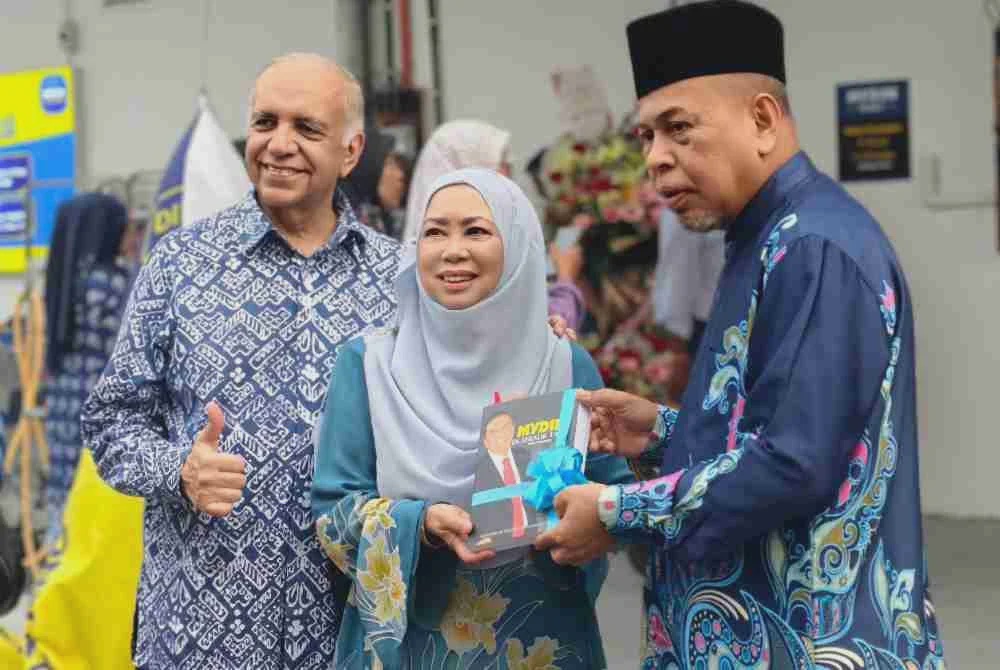 Image from: Penduduk teruja pembukaan Mydin Mart Port Dickson