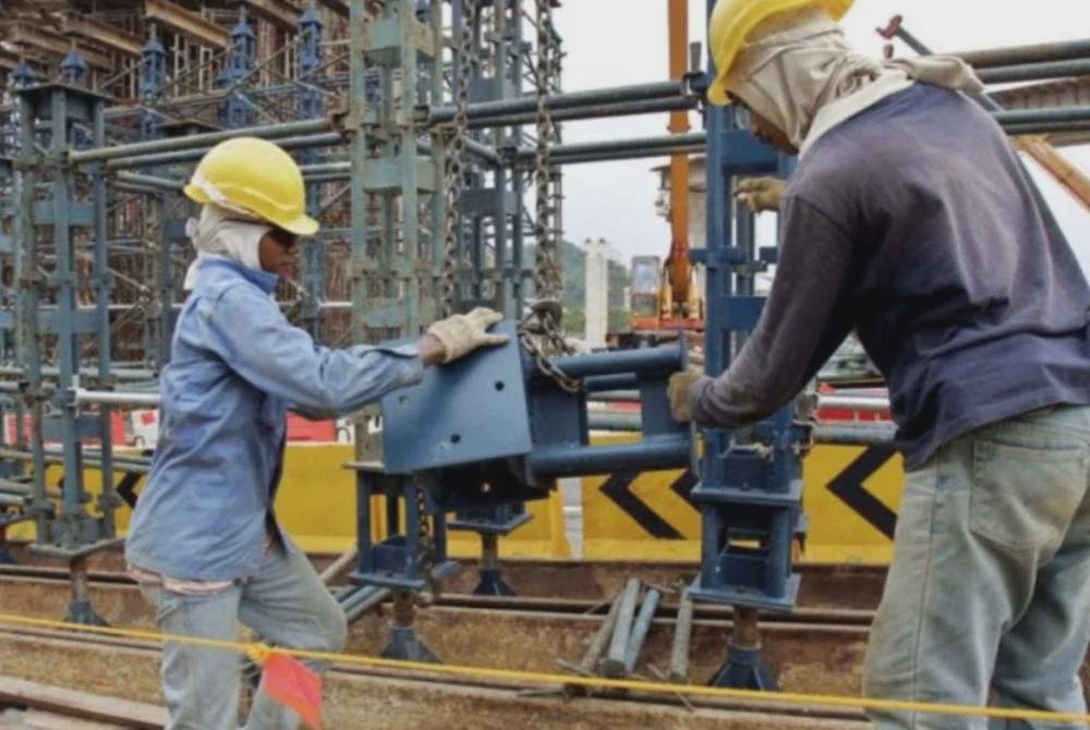 Image from: FWCMS dan cabaran pematuhan pekerja asing