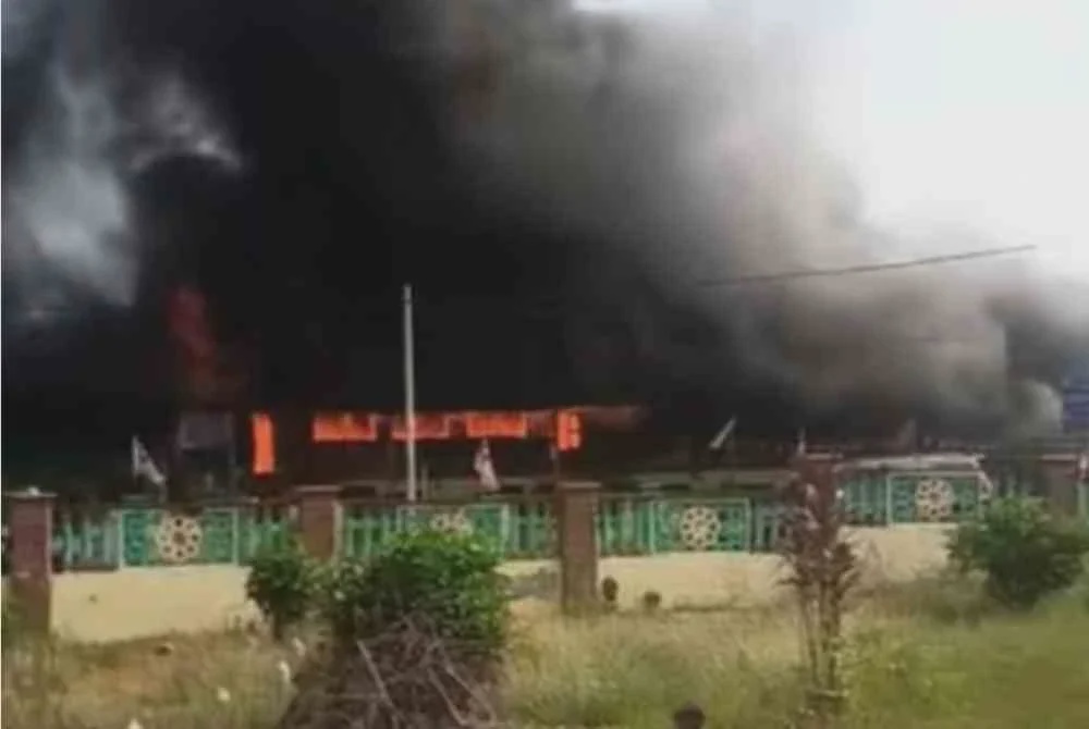 Image from: Bangunan Pasti terbakar
