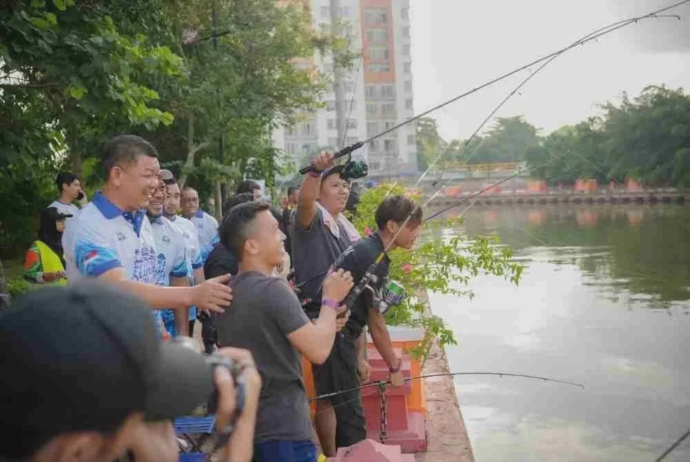 Image from: 30 perahu berhias semarak Festival Sungai Melaka 2026