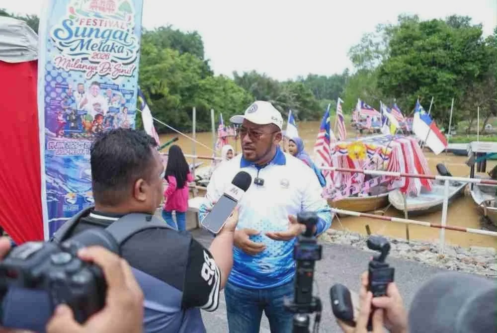 Image from: 30 perahu berhias semarak Festival Sungai Melaka 2026