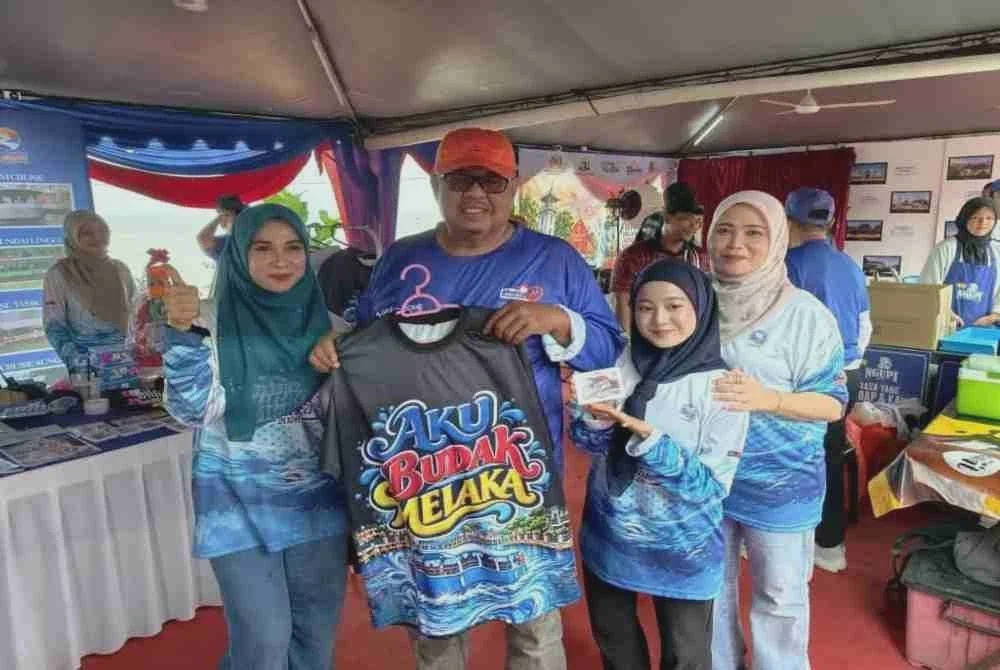 Image from: 30 perahu berhias semarak Festival Sungai Melaka 2026