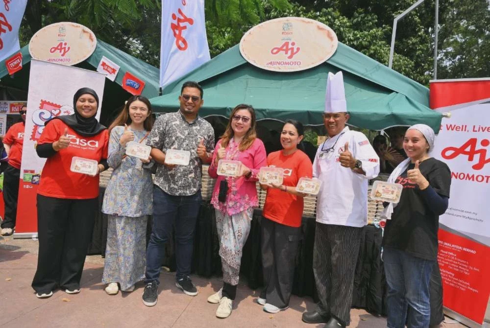 Image from: Ajinomoto Malaysia catat rekod MBOR, agih 2,026 pek nasi goreng kampung