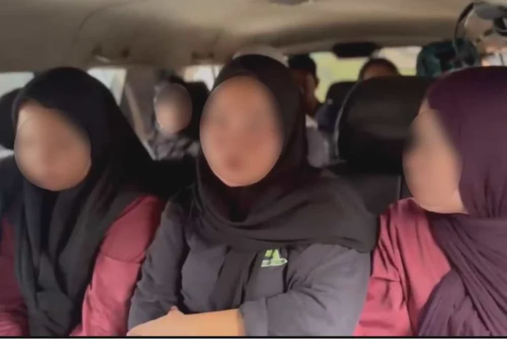 Image from: Bayar RM100 sebulan naik van ke tempat kerja, kegiatan angkut PATI terbongkar