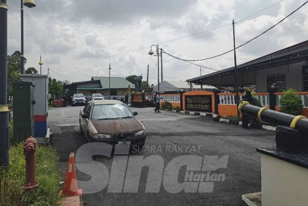 Image from: Polis kawal ketat Balai Undang Luak Sungei Ujong