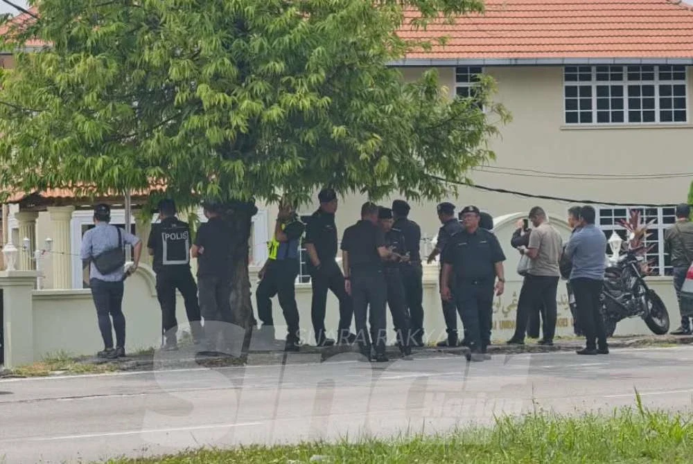 Image from: Polis kawal ketat Balai Undang Luak Sungei Ujong