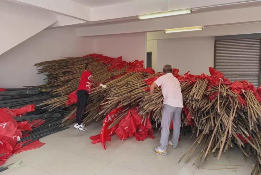 Image from: PRN Melaka: Tak sekaya parti lain, PH guna bendera kitar semula