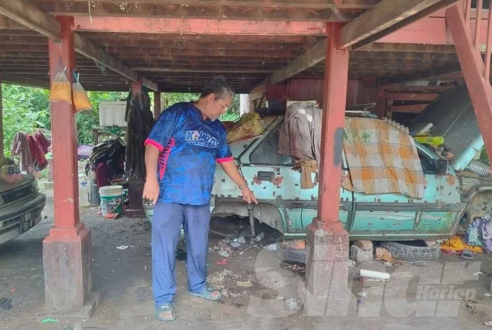 Image from: Suri rumah maut: Arwah sedang kopek ikan bilis sebelum ditusuk pisau