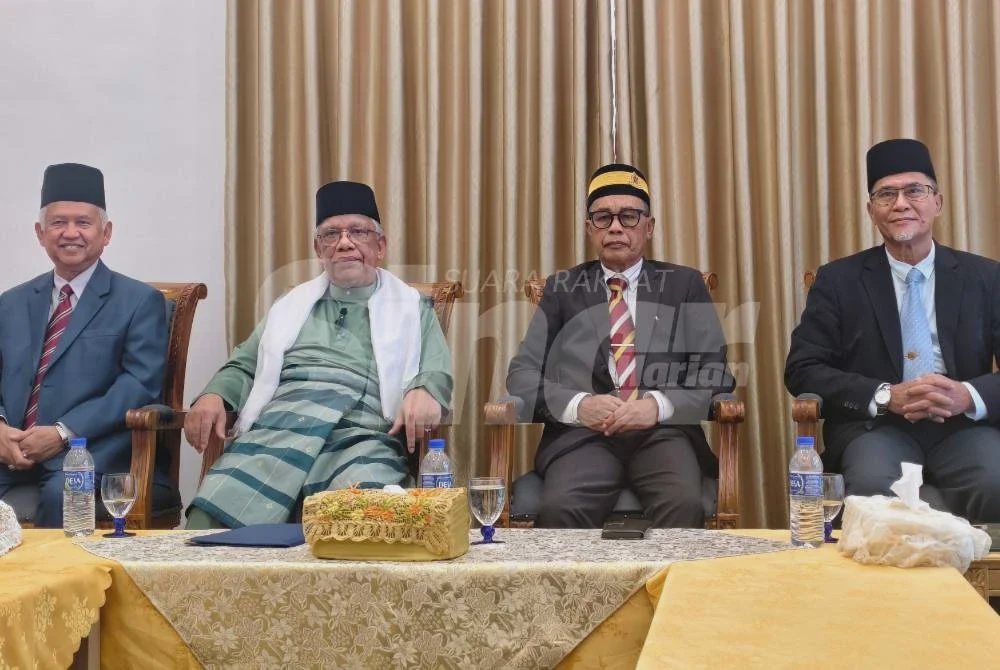 Image from: 'Tohmahan MB, Exco turunkan takhta Tuanku Muhriz dirancang untuk kepentingan kumpulan tertentu'