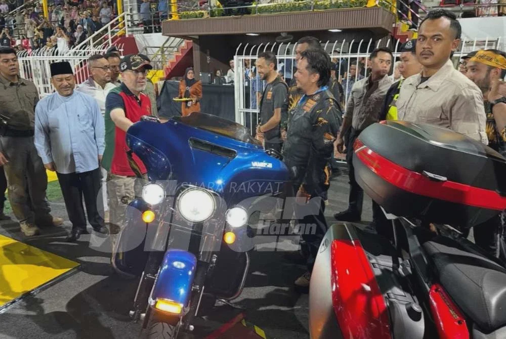 Image from: Tengku Mahkota Kelantan berkenan ketuai konvoi 3,000 motosikal ke Malam Semarak Daulat