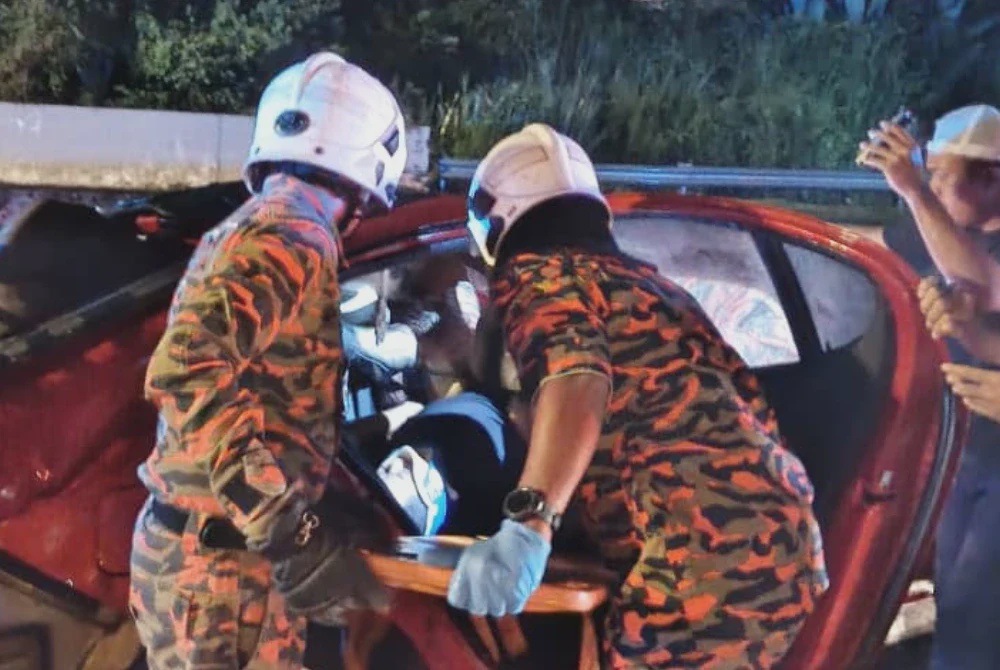 Image from: Proton Gen2 terbabas, lelaki maut tersepit
