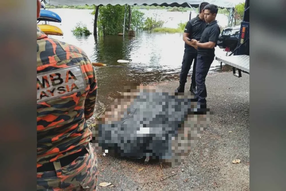 Image from: Pemandu jengkaut lemas, jentera terbalik di Tasik Bera