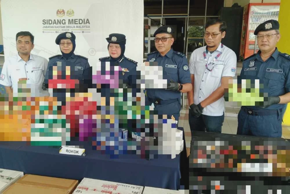 Image from: [VIDEO] 83 kontena penuh barang seludup RM114.35 juta dirampas