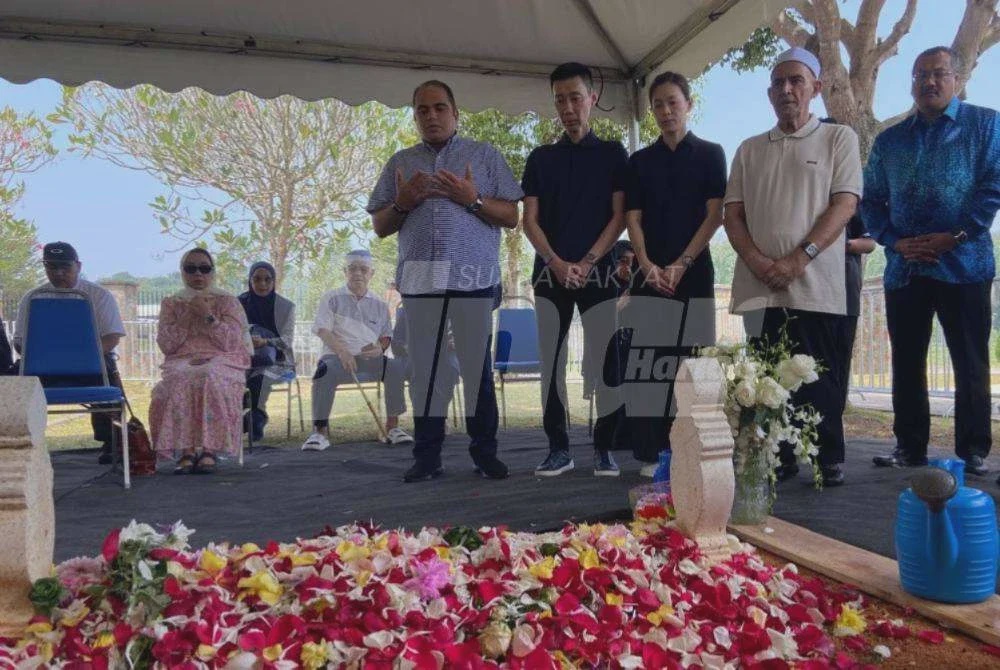 Image from: [VIDEO] 'Tun Dr Hasmah seperti ibu' - Chong Wei