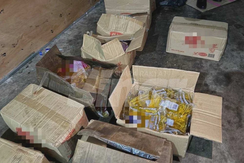 Image from: Restoran arab sorok 230kg minyak peket dalam longgokan sampah