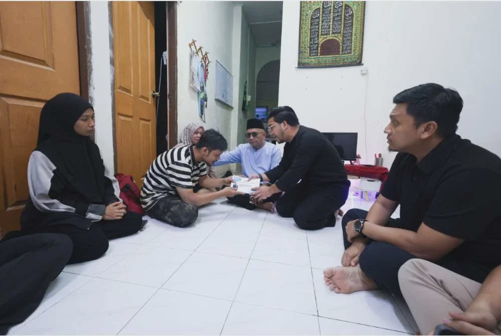 Image from: Dua beradik maut: 'Dia tanya keadaan dua lagi beradik tapi kami belum sedia nak beritahu' - Kakak mangsa