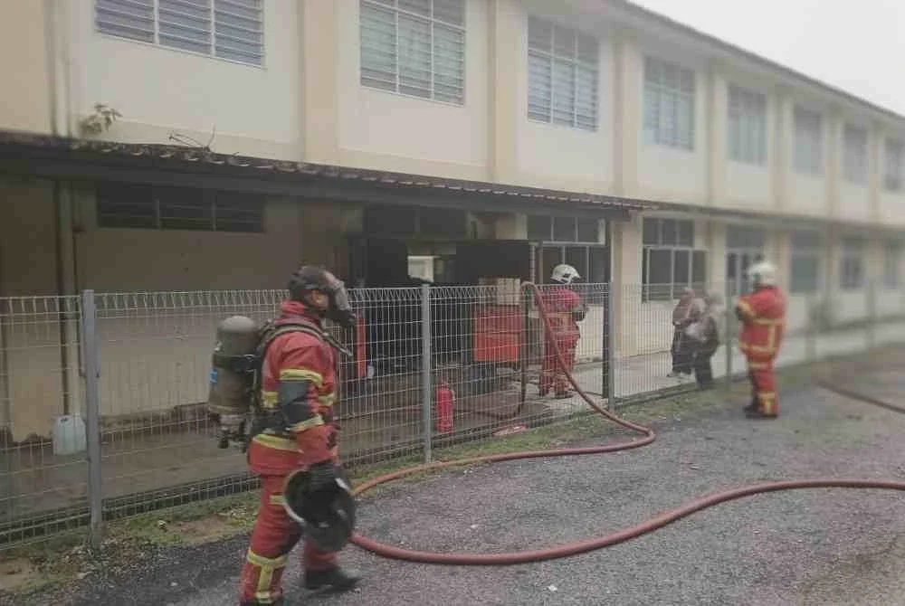 Image from: Guru, pelajar cemas sekolah terbakar
