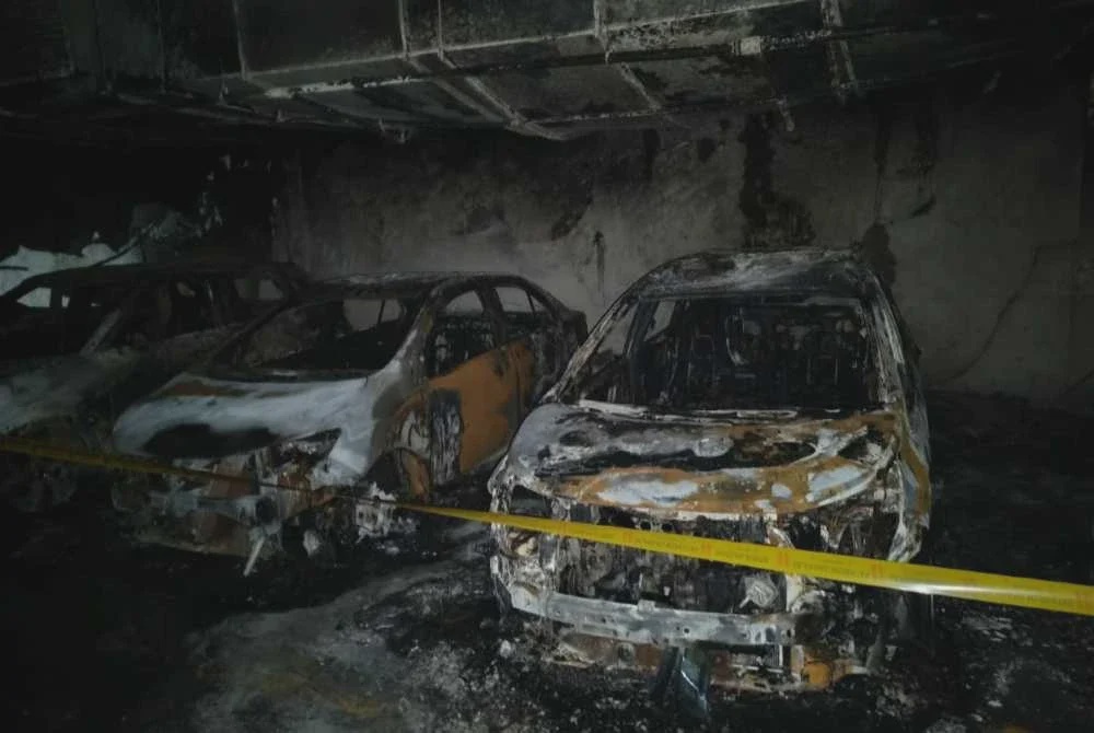 Image from: 10 kereta musnah terbakar di parkir pusat beli-belah
