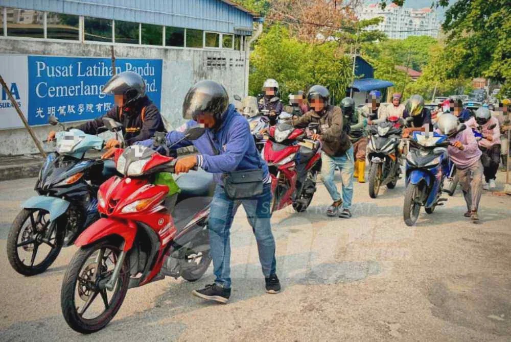 Image from: Sewa RM200 sebulan, warga asing bebas tunggang motosikal tanpa lesen