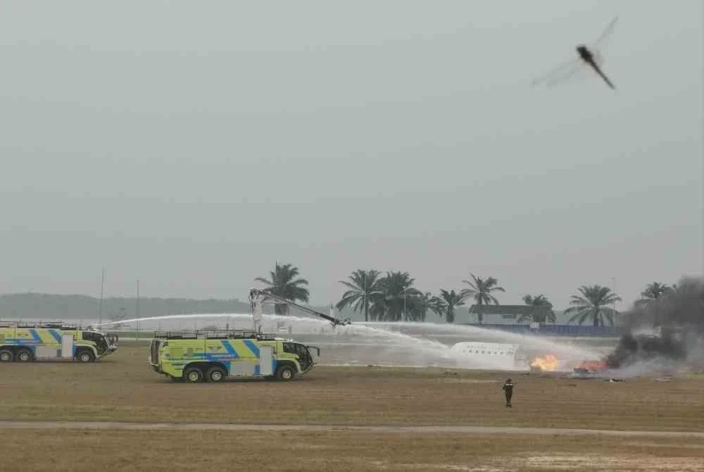 Image from: Gempar pesawat bawa ratusan penumpang 'terhempas'