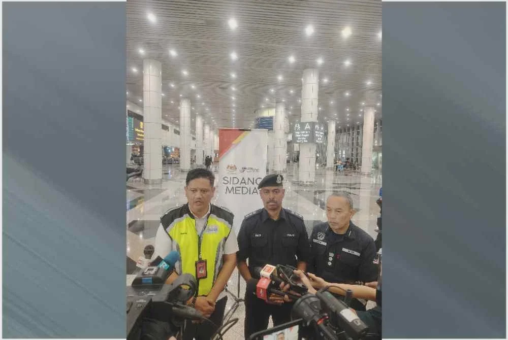 Image from: Gempar pesawat bawa ratusan penumpang 'terhempas'