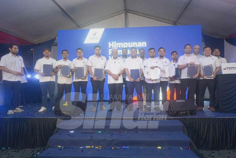 Image from: Wawasan rekod lebih 100,000 ahli, Hamzah tepis dakwaan 'parti kucing'