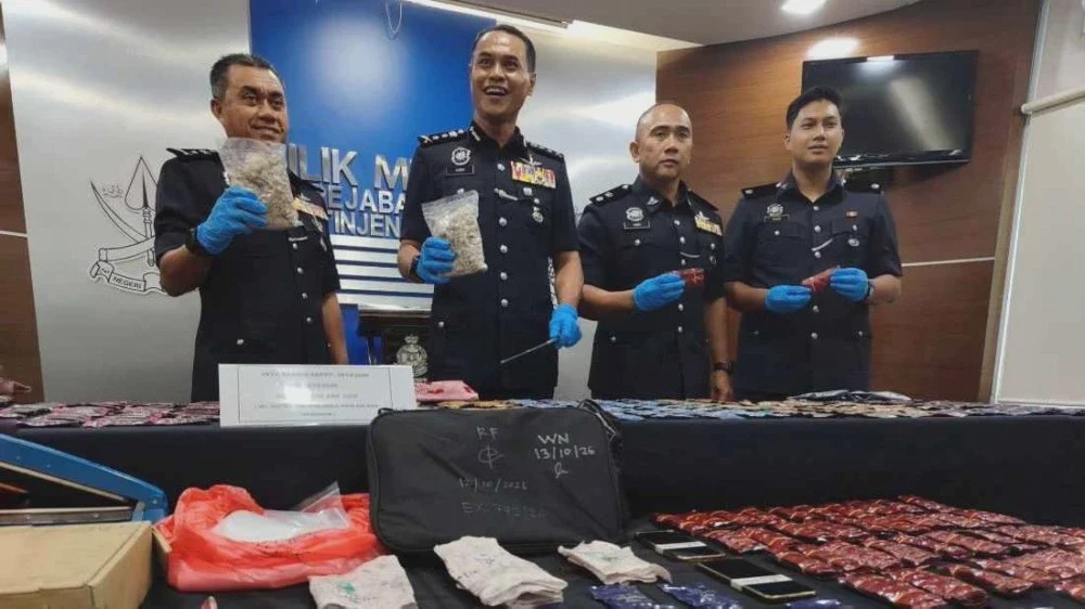 Image from: Pasangan suami isteri dibayar RM1,400 seminggu hantar dadah
