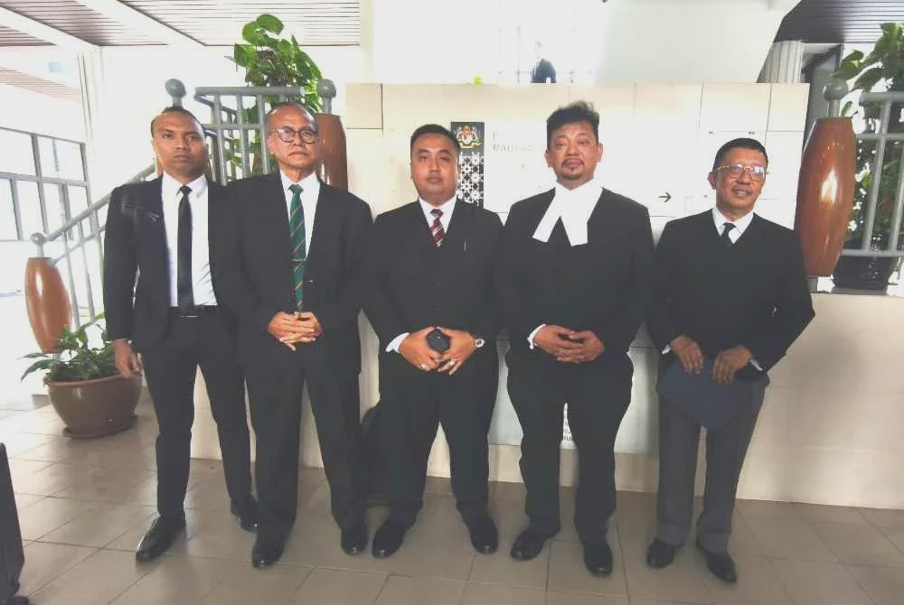 Image from: [VIDEO] Dua anggota polis akan fail saman sivil terhadap Mohd Shuhaily - Peguam