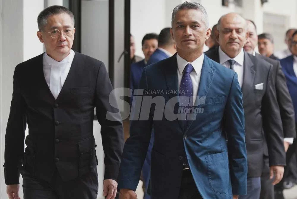 Image from: [VIDEO] Dua anggota polis akan fail saman sivil terhadap Mohd Shuhaily - Peguam