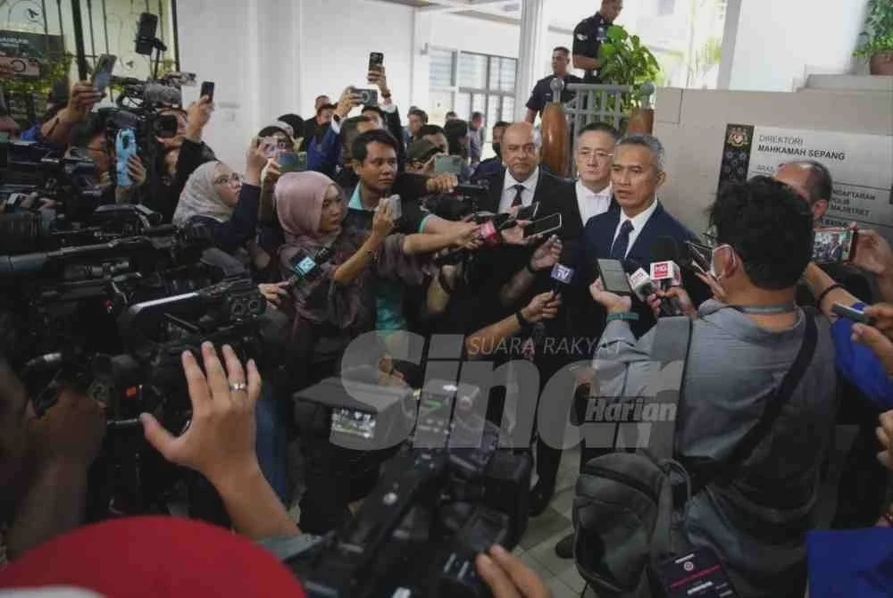 Image from: Mohd Shuhaily dibarisi sembilan peguam kes berprofil tinggi