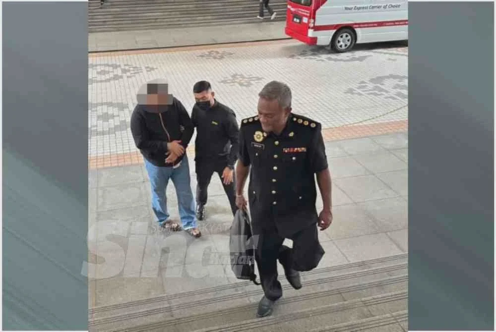 Image from: Penjawat awam ditahan kes rasuah RM30 juta